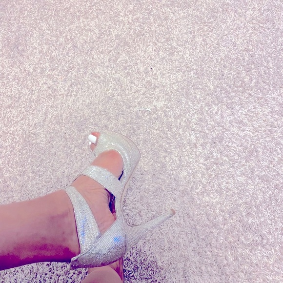 Michael Kors platforms - Picture 3 of 7